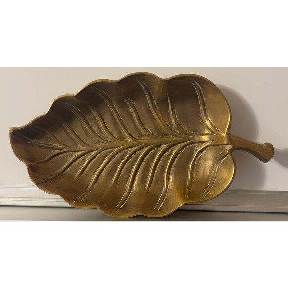 Vintage Solid heavy Brass Leaf Dish Mid Century Modern Catch all Tray, 9" x 5". - Picture 1 of 8